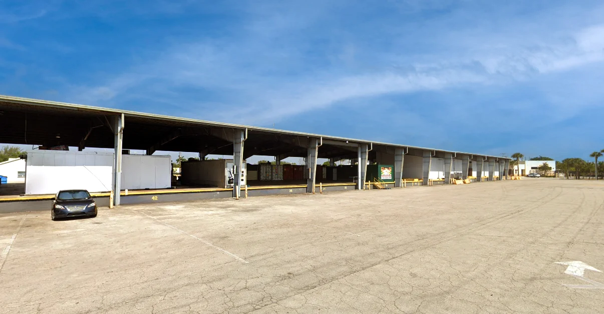 Pompano Farmer's Market  storage structure